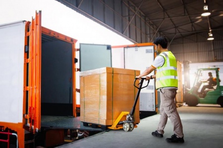 Les solutions de transport de marchandises en Charente pour professionnels